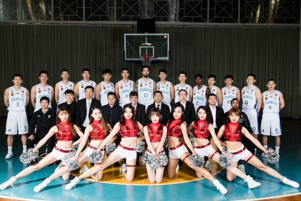 鳴潮2.5版本抽卡選什么好