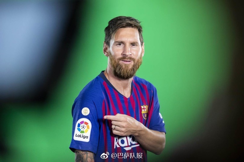 半場換人調(diào)整，努內(nèi)斯換下胡桑諾夫beltalowda                                                                2025-09-22
