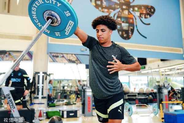 加克波另類帽子戲法！49分鐘三次中柱，復刻梅西萊萬，B費也打鐵