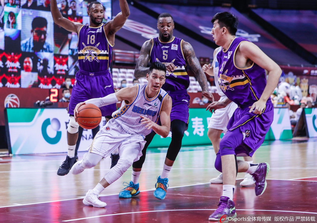 貝弗利：50%狀態(tài)的恩比德比聯(lián)盟90%球員更強(qiáng) 他不熱身就拿70分