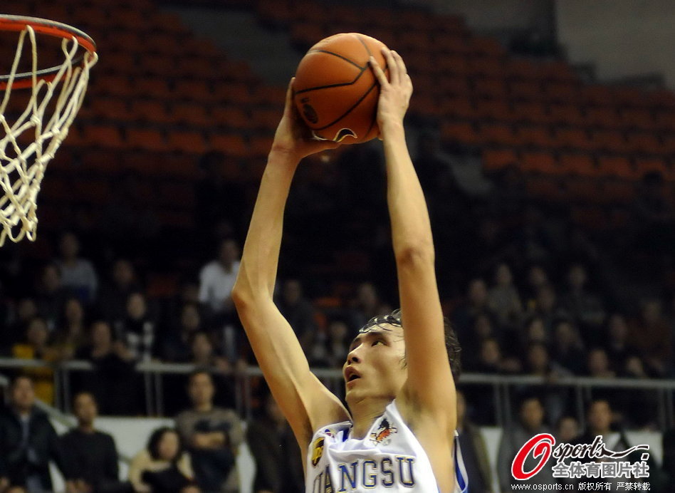 英媒：斯特林目前照常訓練，期待冬窗尋找合適的俱樂部加盟