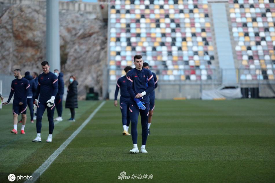 FIFA女足冠軍杯首戰(zhàn)：武漢體育中心上座32318人，見證武漢女足晉級