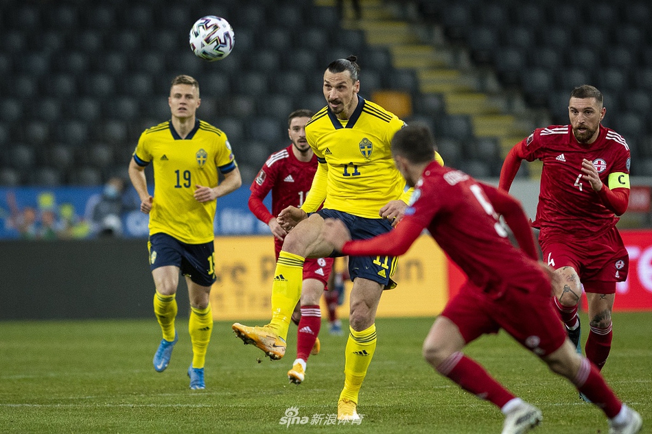 [流言板]流暢！國王連續(xù)傳導后默里命中空位三分，領先15分打停勇士