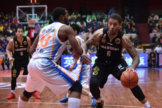 皇馬歐冠首秀就傷??跟隊：阿諾德腿筋受傷，未來幾天接受檢查