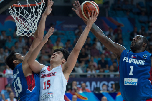 洛杉磯比賽后，孫興慜與球隊名宿卡洛斯