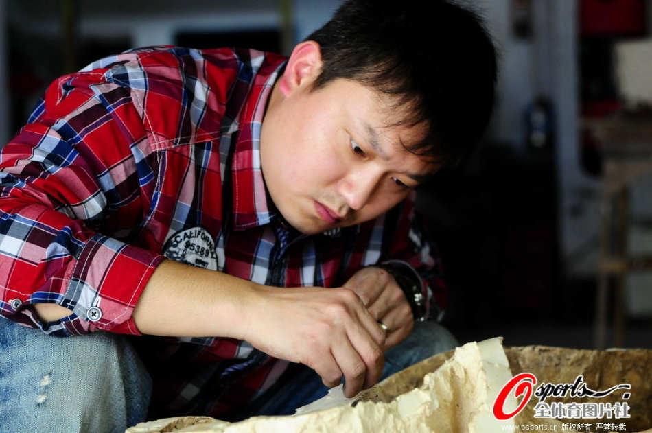 鵜鶘在澳大利亞訓練備戰(zhàn)季前賽 錫安上演180度轉(zhuǎn)體單手炸扣??