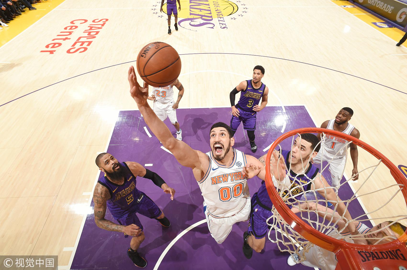 記者：大馬丁進行了熱身但感到小腿肌肉緊張，所以沒有為維拉出場