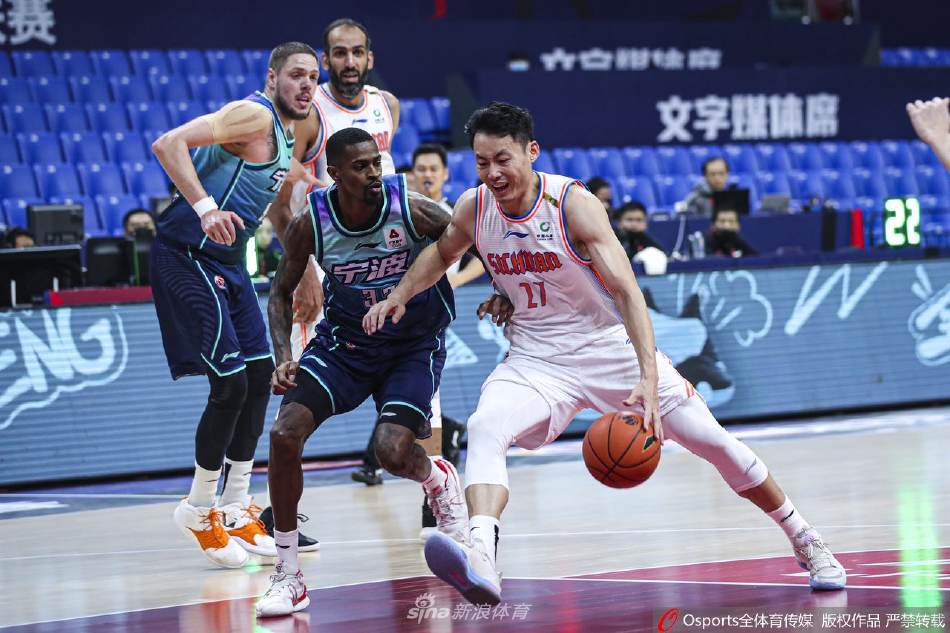 117年來，曼聯(lián)首次連續(xù)兩個賽季客場戰(zhàn)勝衛(wèi)冕冠軍球隊