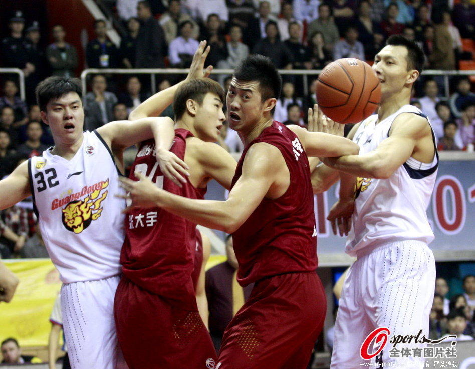 送溫暖！湖人21分慘負(fù)殘陣獨(dú)行俠，幫助對(duì)手終結(jié)五連敗