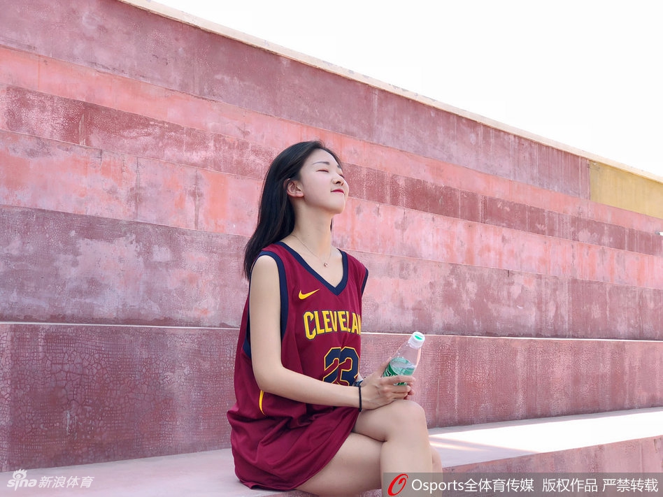 萊因克爾：熱刺和曼聯(lián)都陷入困境，但如果全員健康前者實力更強