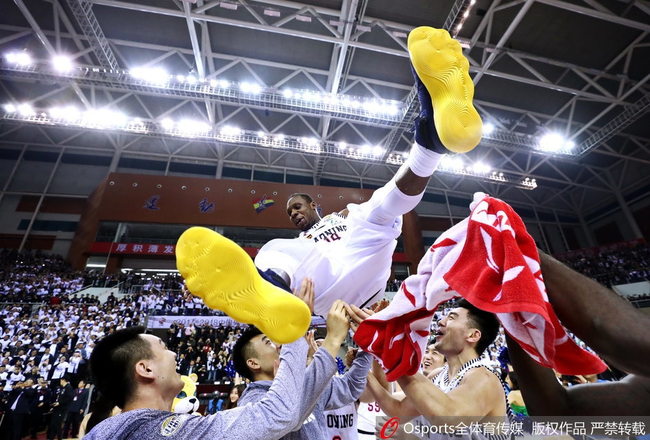 哈蘭德今年英超打入3個客場制勝球，超過曼聯(lián)的客場總勝場數(shù)