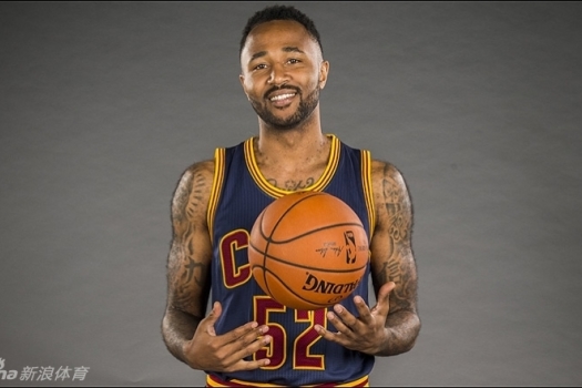 立竿見影！拉菲尼亞替補破門，拉什福德助攻