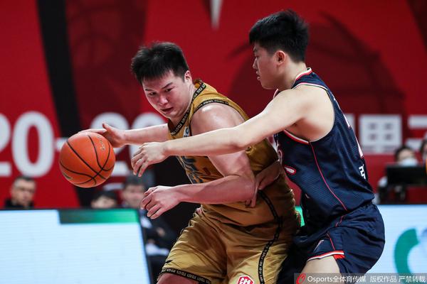 [流言板]不留情面！庫茲馬三分不中已9中0，多爾特命中三分領先30分