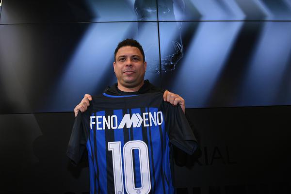 東詹雙時間線!新援艾頓+斯瑪特+拉拉維亞 湖人新賽季能是啥水平？