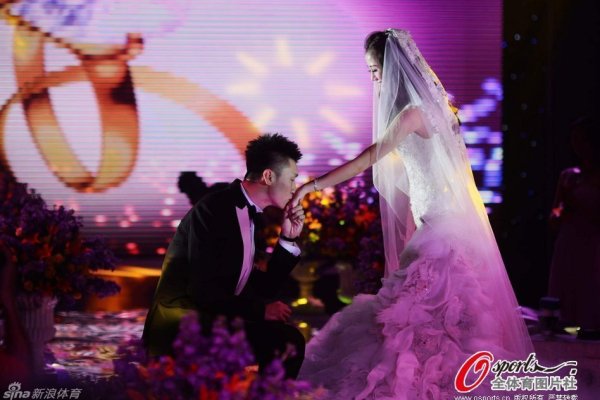卡里烏斯妻子：最難忘的采訪是C羅，打扮得體是對觀眾的尊重