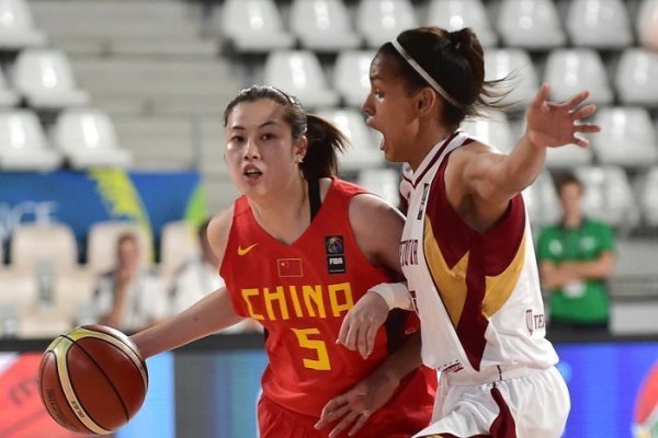 曼聯(lián)本賽季三位主帥執(zhí)教戰(zhàn)績：阿莫林4勝1平6負最差，范尼3勝1平