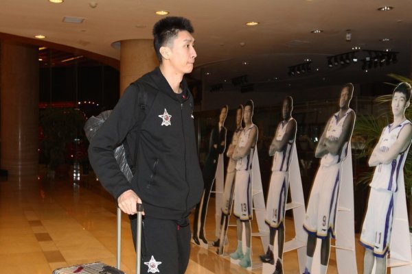 直播吧9月10日訊 在剛剛結(jié)束的WNBA常規(guī)賽，拉斯維加斯王牌主場(chǎng)92-61大勝芝加哥天空。值得一提的是，在9月8日，她們?cè)谥鲌?chǎng)同樣是擊敗了芝加哥天空。本場(chǎng)比賽之后，拉斯維加斯王牌的連勝已經(jīng)達(dá)到15場(chǎng)
