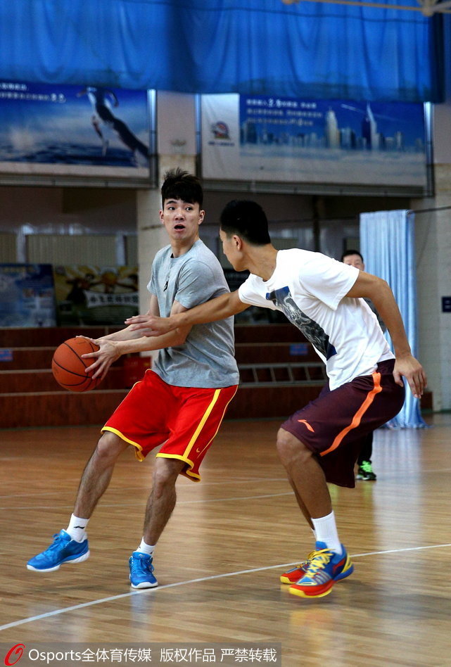 [流言板]NBA更新新秀榜：卡斯?fàn)柧邮?，米西、韋爾斯上升至二、三