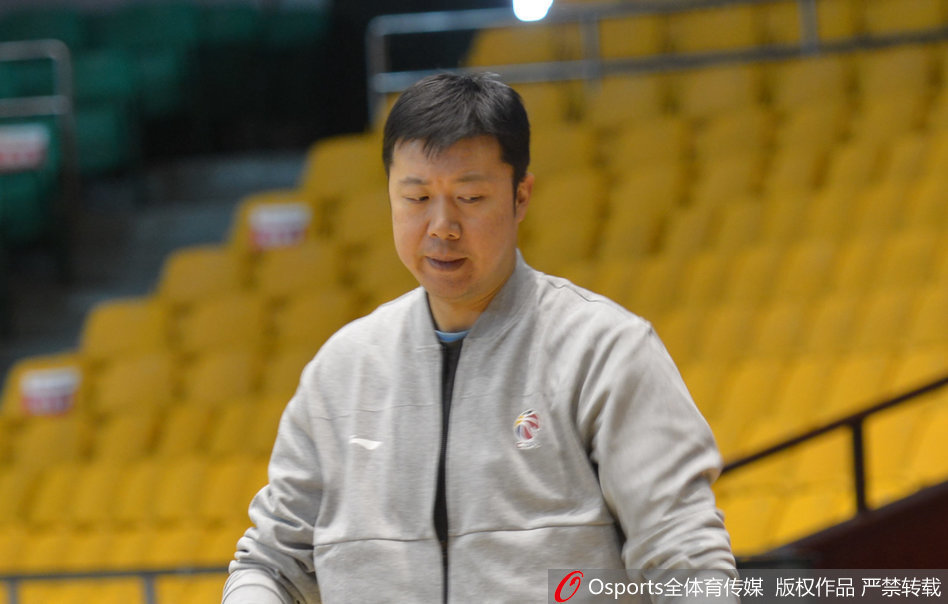 羅馬諾：熱刺仍在努力爭(zhēng)取簽下薩維尼奧，曼城高層目前拒絕放人