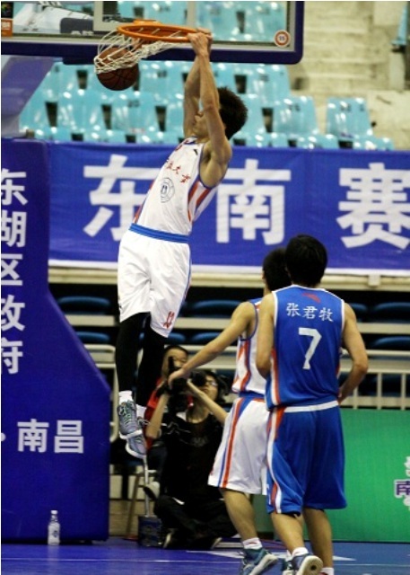 記者：邁尼昂右小腿拉傷，帕夫洛維奇左腿屈肌不適