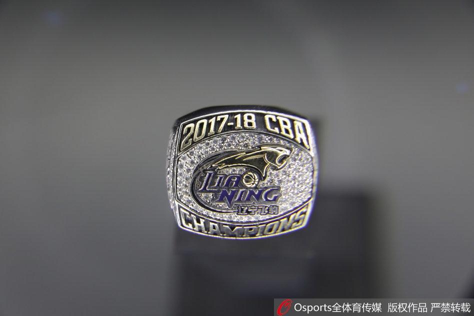 凱恩連續(xù)5場比賽至少打進(jìn)2球，本賽季7場14球3助攻