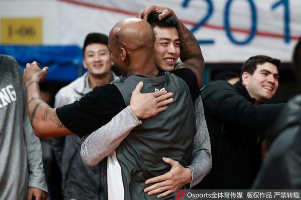 羅馬諾：尤文意識到英超球隊對伊爾迪茲感興趣，想盡快完成續(xù)約