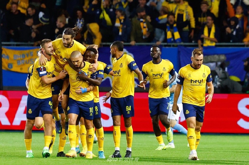 雙塔！阿倫半場(chǎng)6中5得15分6板4助，莫布利7中4拿12分4板3助